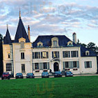 Chateau De La Coutanciere outside
