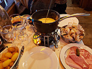 Le Chalet Saint-michel food