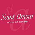 Le Saint-amour inside