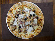 Pizza Bastiano food