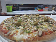 Valentino Pizzas Y Calzones food