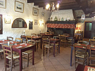 Auberge Les Acacias Clorentine inside