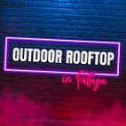 Virgin Rooftop Pattaya Dentro