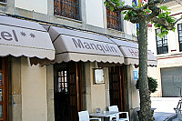 El Manquin inside