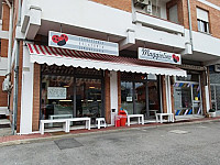 Gelateria Maggiolino inside