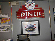 5 Diner E. Southern Ave. outside