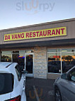 Da Vang outside