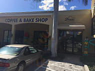 Dreams Coffee Bake Shop outside
