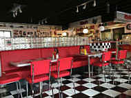 Miss Tracy American Diner food