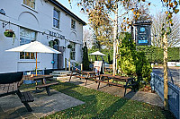 The Red Lion In Bath inside