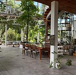 The Hay Equestrian Center Eatery Dentro