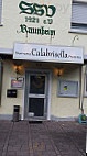 Trattoria-pizzeria Calabrisella inside