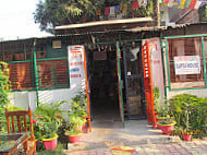 Hari Om Cafe outside