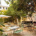 Le Jardin Montgrand Par Hugues Mbenda inside