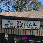 Labellas Italian Piatto Pizzeria outside