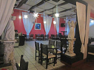 La Catedral Restaurante Bar Cafe inside