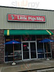 Little Pigs Bbq inside