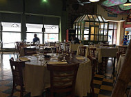 Andi restaurant inside