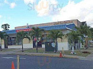 Nanding's Bakery outside