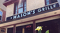 Mason's Grille 52 inside