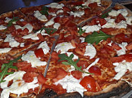 Pizza In Piazza Di Oltjon Gjika food