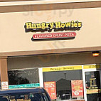 Hungry Howie's Pizza outside