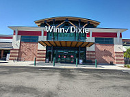 Winn-dixie Wine Spirits outside