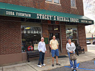 Stacey's Olde Tyme Soda Fountain outside