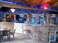 L'avalanche Restaurant Ski Bar La Sambuy food