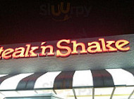 Steak 'n Shake outside