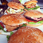 Beverly Burgers Suc. Centro food