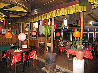 Hotel Kabur Restaurant inside