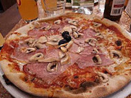 Pizza Régina food