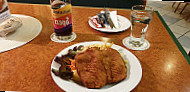 Bayrisches Schnitzel- & Hendlhaus food