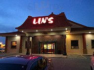 Lin's Super Buffet outside