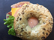 Le Comptoir Du Bagel food