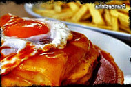 Oporto Cafe food