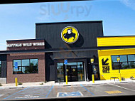 Buffalo Wild Wings outside