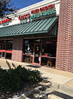 Gus's World Famous Fried Chicken outside