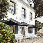 Le Café de la Cale outside