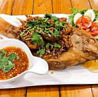 เย็นตาโฟโก๋ยาحلال Comida