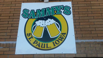 Sammys Tavern inside