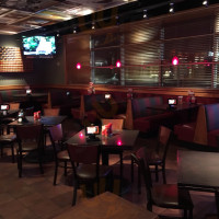 Red Robin Gourmet Burgers And Brews inside