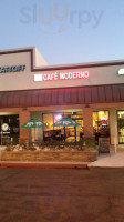 Cafe Moderno outside