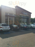 Cicis Pizza outside