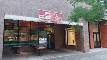 Sammy's Pizzeria outside