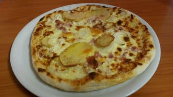 Pizzeria Saveria food