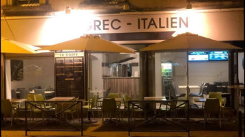 Le Grec Italien inside