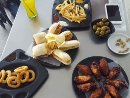 100 Montaditos food