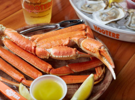 Hooters food